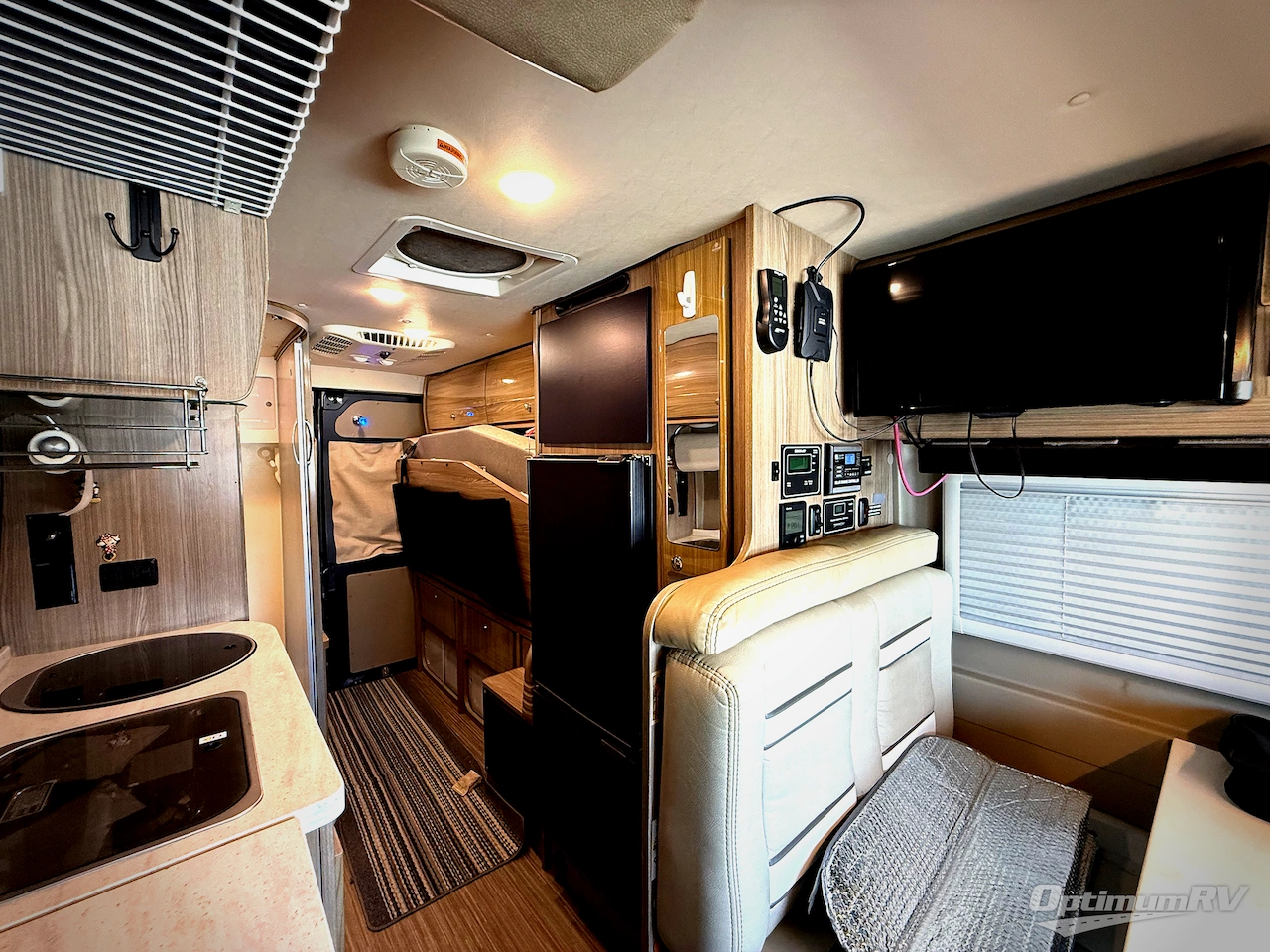 2019 Winnebago Travato 59G Photo 4