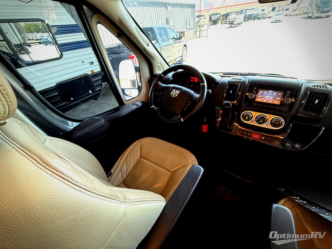 2019 Winnebago Travato 59G Photo 6
