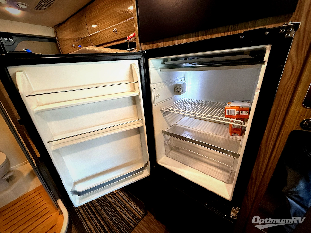 2019 Winnebago Travato 59G Photo 12
