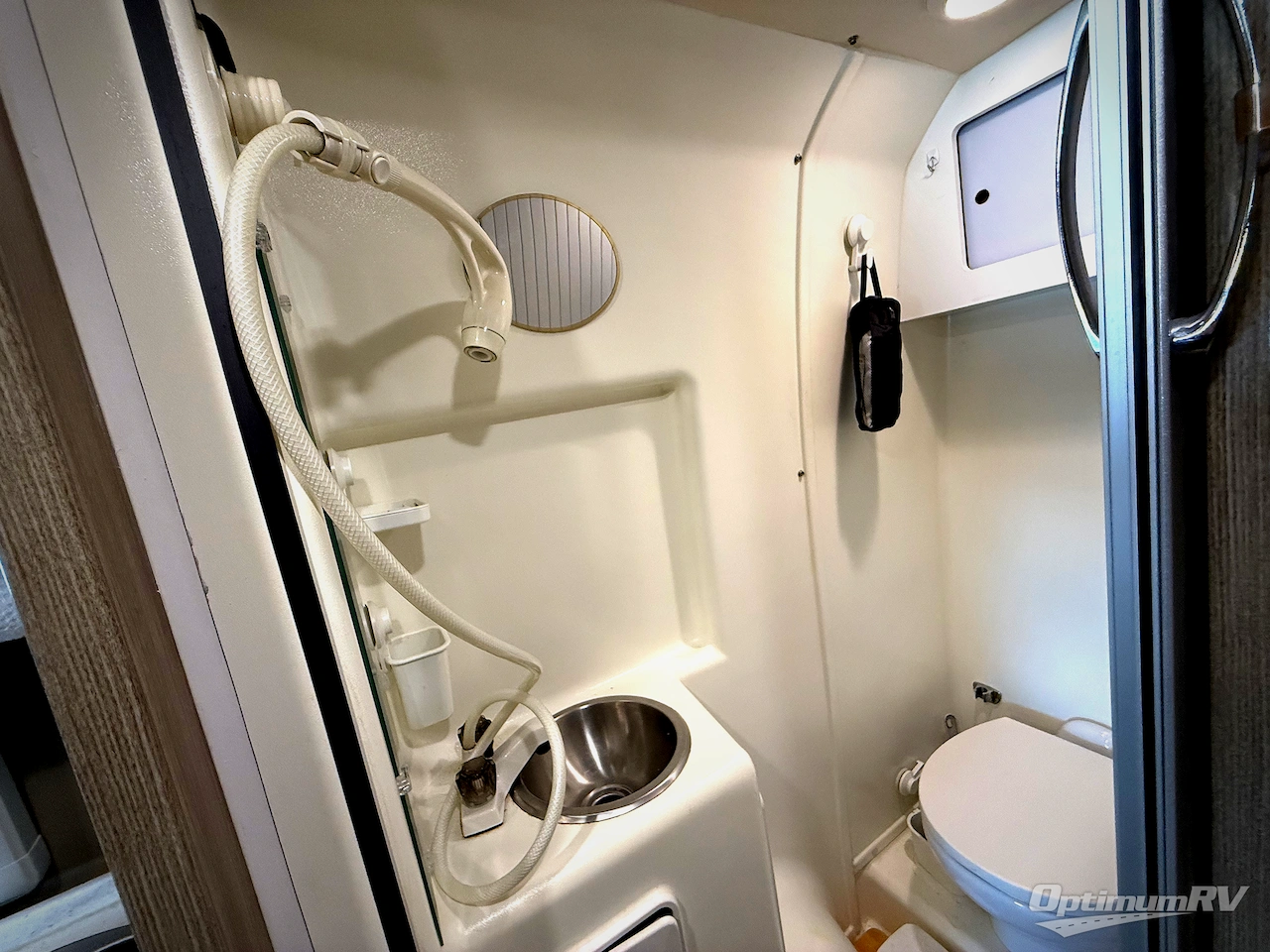 2019 Winnebago Travato 59G Photo 15