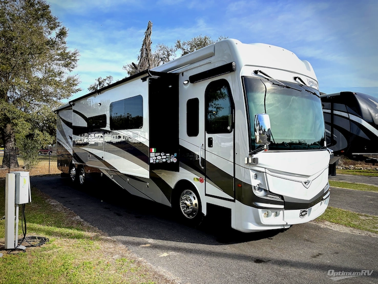 2021 Fleetwood Discovery LXE 44H RV Photo 1