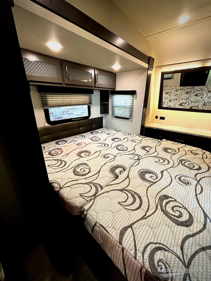 2022 Grand Design Momentum G-Class 23G Photo 7