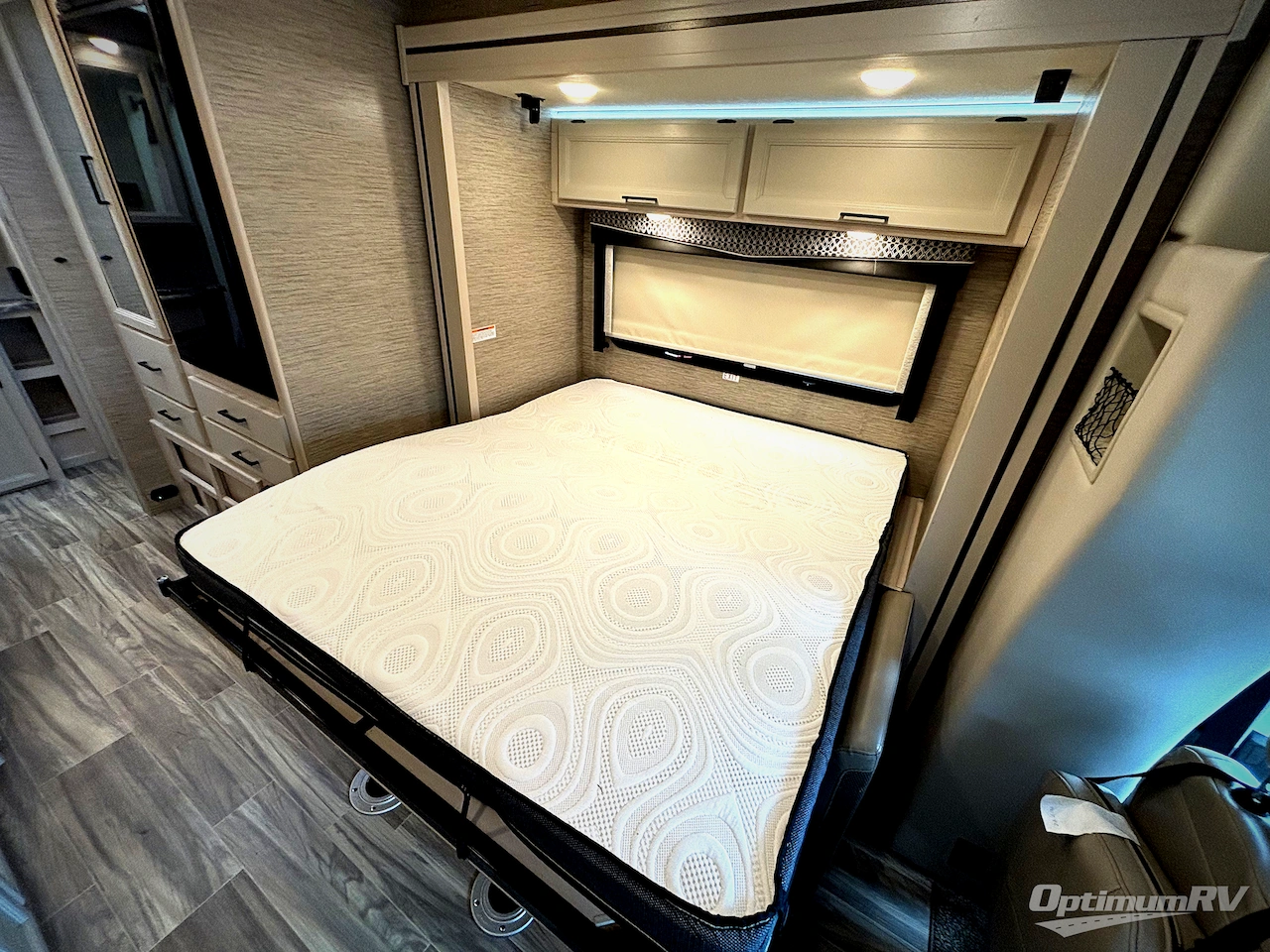 2022 Thor Compass AWD 23TE Photo 14