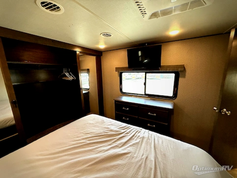 2020 Grand Design Solitude S-Class 3740BH RV Photo 4