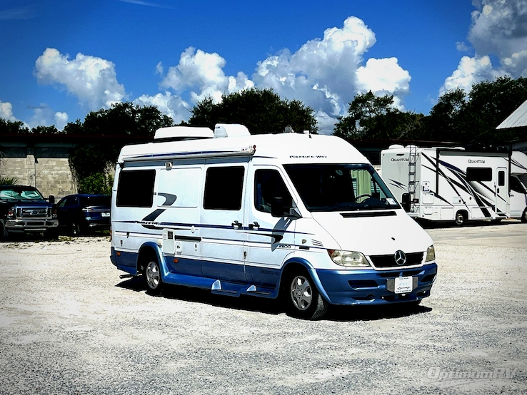 2005 Pleasure-Way Dodge Plateau Plateau TS RV Photo 1