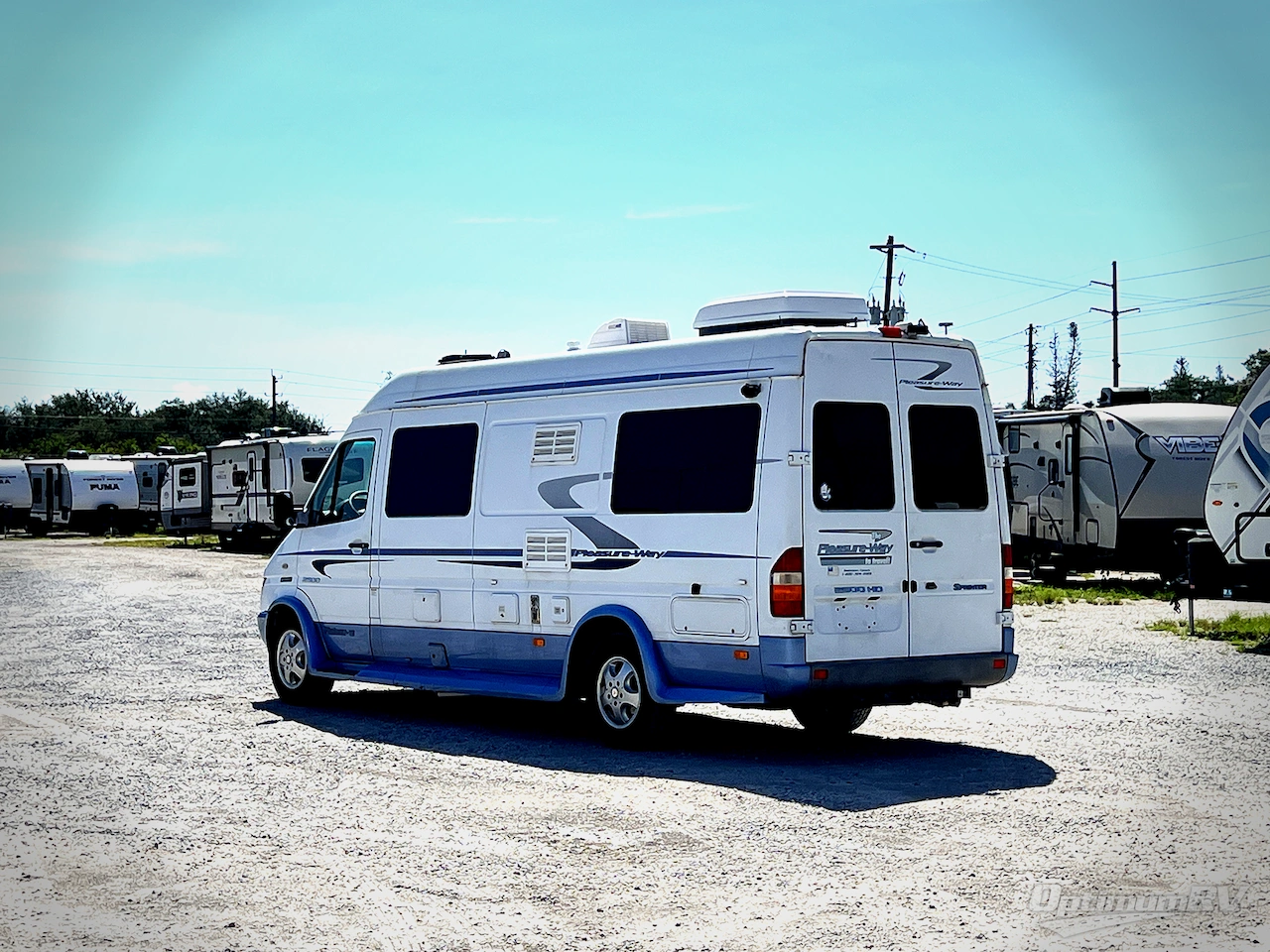 2005 Pleasure-Way Dodge Plateau Plateau TS Photo 3