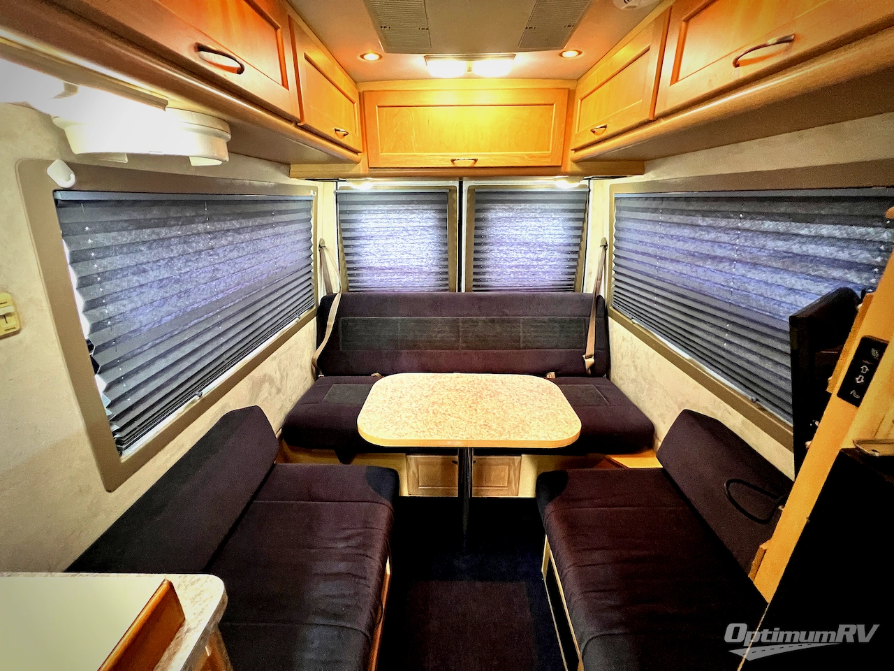 2005 Pleasure-Way Dodge Plateau Plateau TS Photo 18