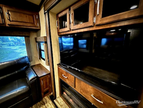 2018 Grand Design Reflection 303RLS RV Photo 4