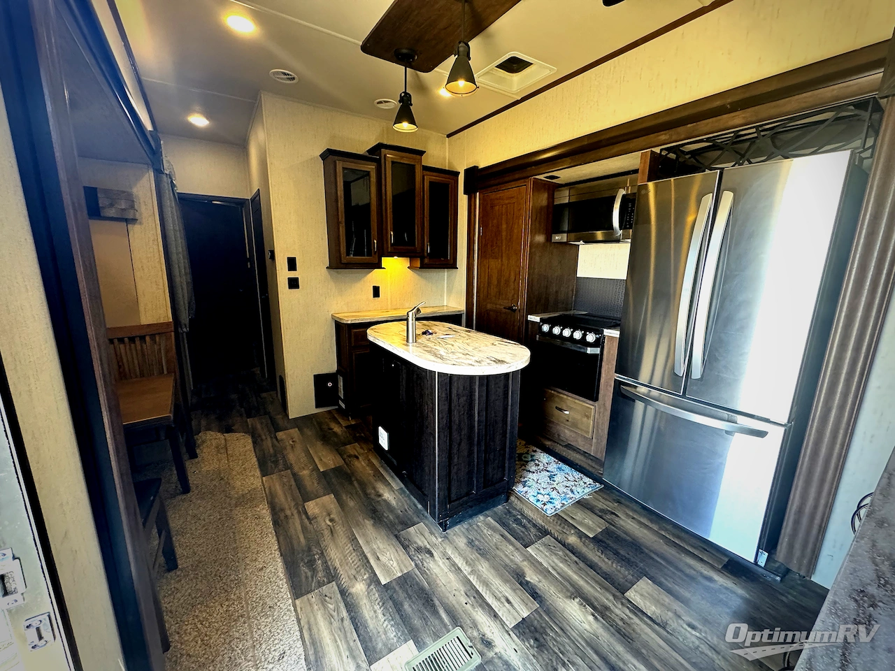 2018 Forest River Sandpiper 377FLIK Photo 4