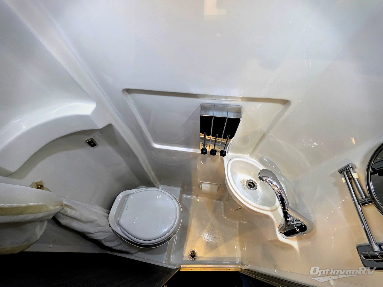 2020 Airstream Interstate Lounge EXT Std. Model Photo 15
