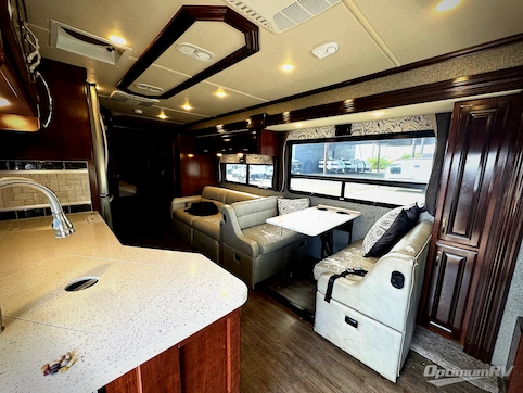 2018 Fleetwood Bounder 36F RV Photo 2