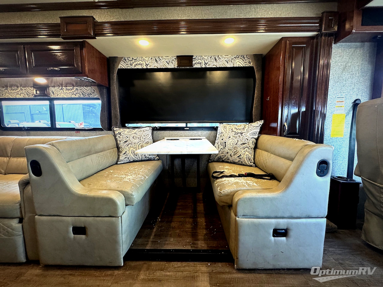 2018 Fleetwood Bounder 36F Photo 5