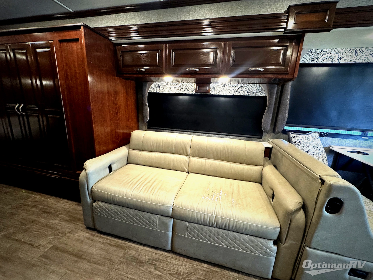 2018 Fleetwood Bounder 36F Photo 8