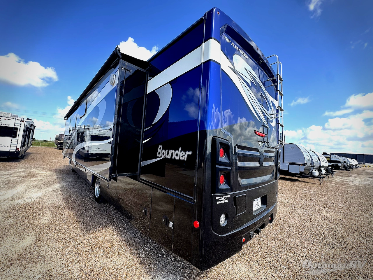 2018 Fleetwood Bounder 36F Photo 3