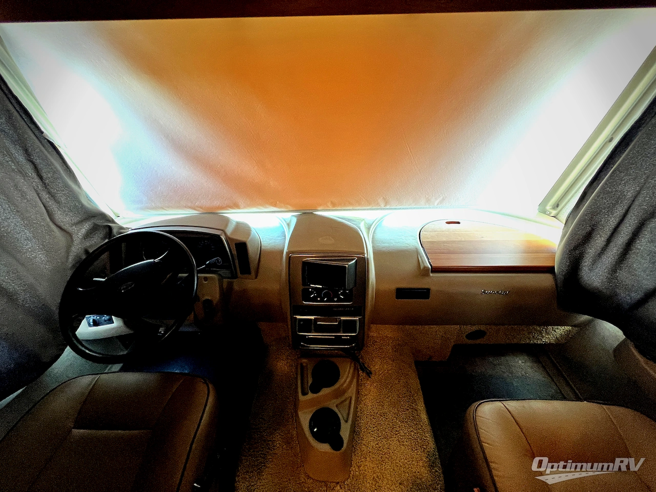 2017 Winnebago Sunstar 29VE Photo 10