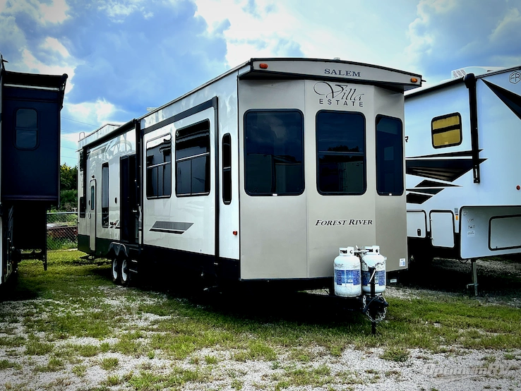 2019 Forest River Salem Villa Series 4092BFL Estate RV Photo 1