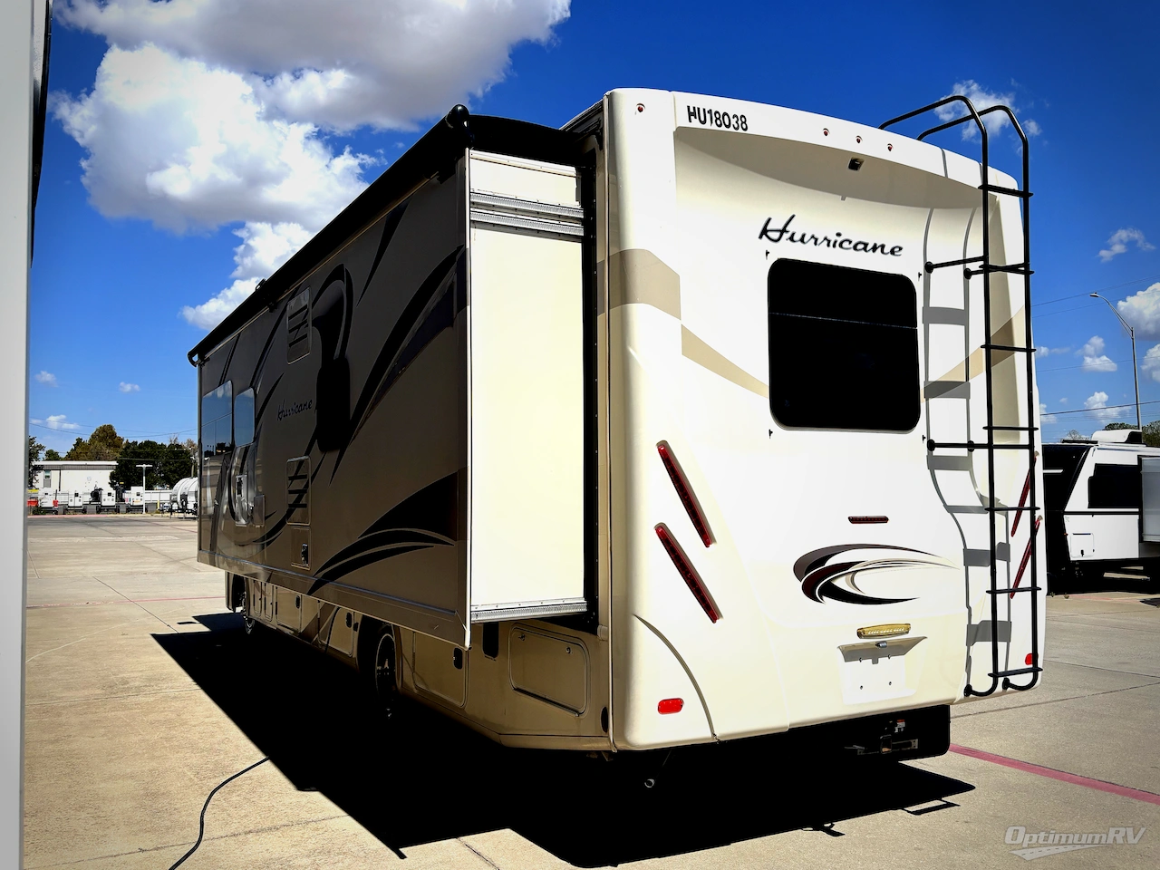 2018 Thor Hurricane 29M Photo 3