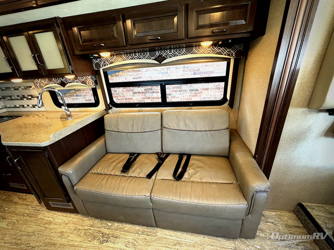 2018 Thor Hurricane 29M Photo 18