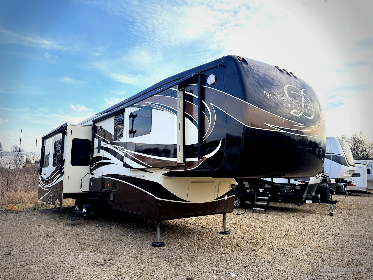 2014 DRV Luxury Suites Mobile Suites Estates 38RSSA Photo 1