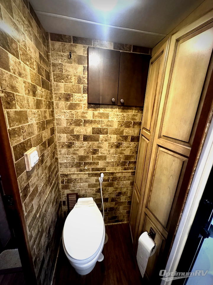 2014 DRV Luxury Suites Mobile Suites Estates 38RSSA Photo 12