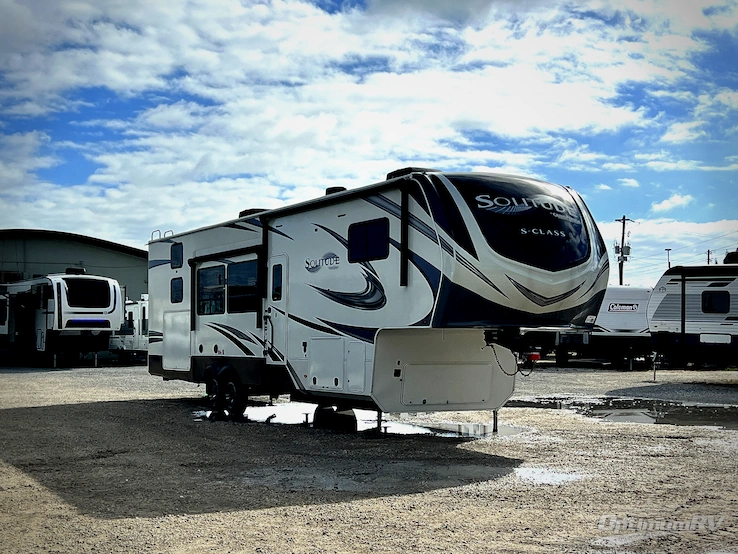 2022 Grand Design Solitude S-Class 3950BH RV Photo 1