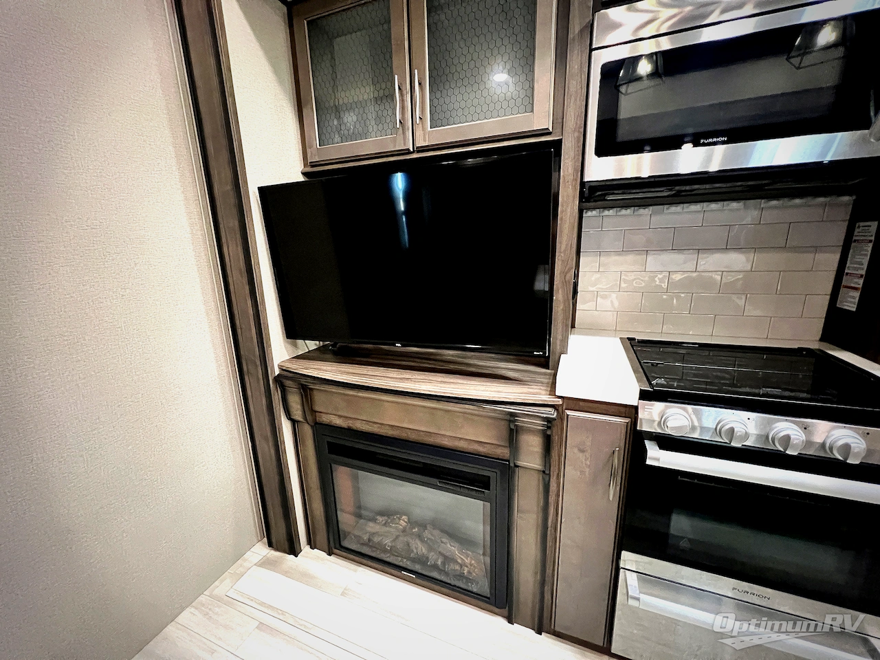 2022 Grand Design Solitude S-Class 3950BH Photo 7