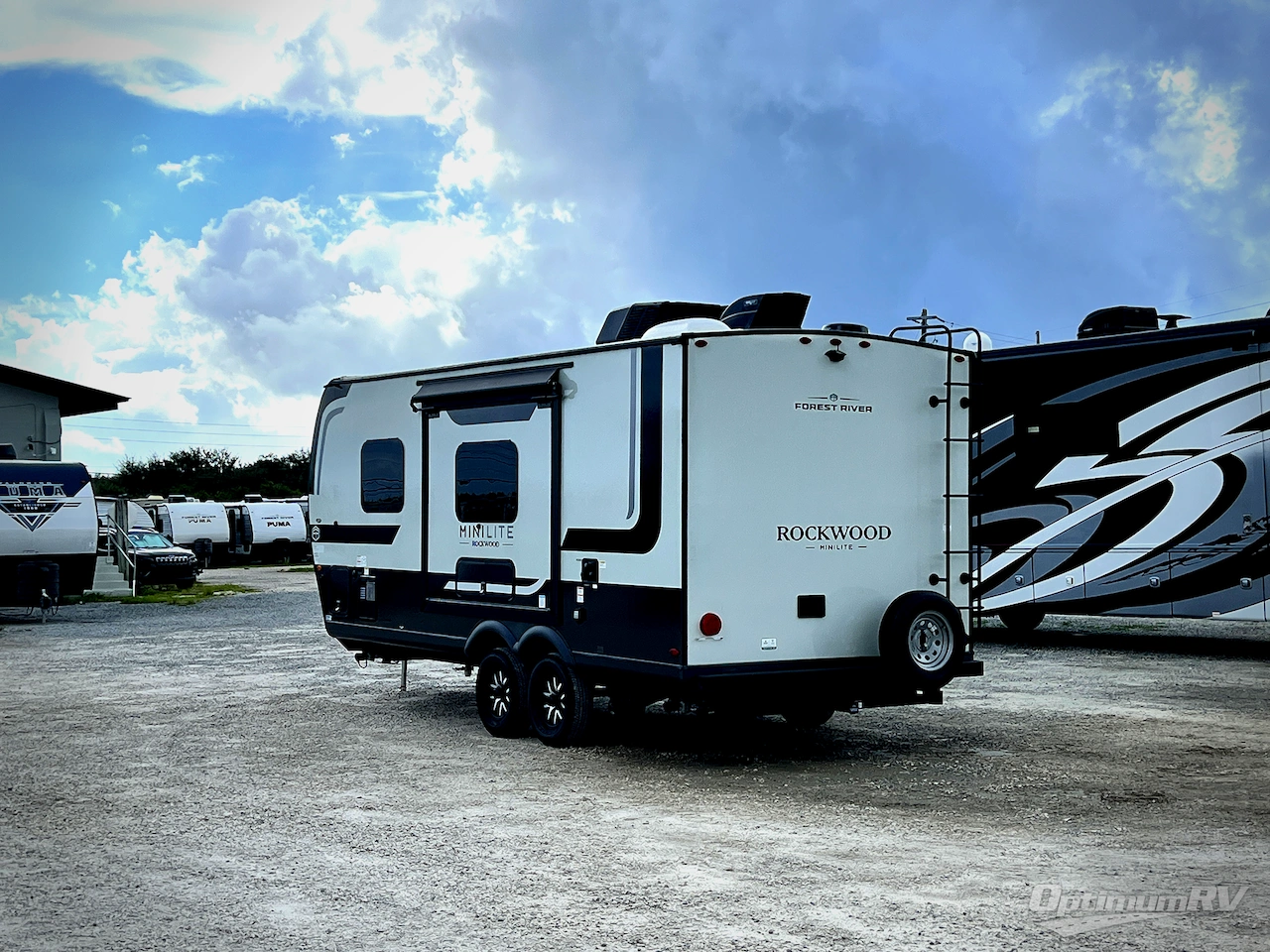 2026 Forest River Rockwood Mini Lite 2109S Photo 3