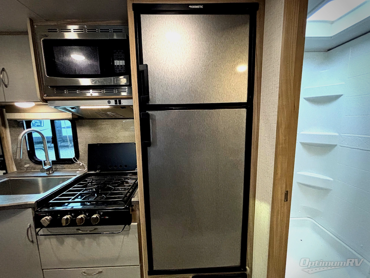 2021 Winnebago Towables Micro Minnie 2108TB Photo 11