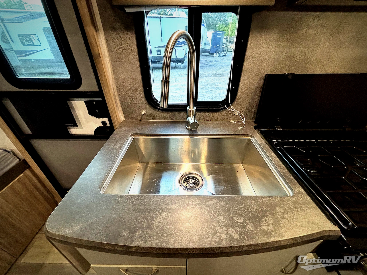 2021 Winnebago Towables Micro Minnie 2108TB Photo 13