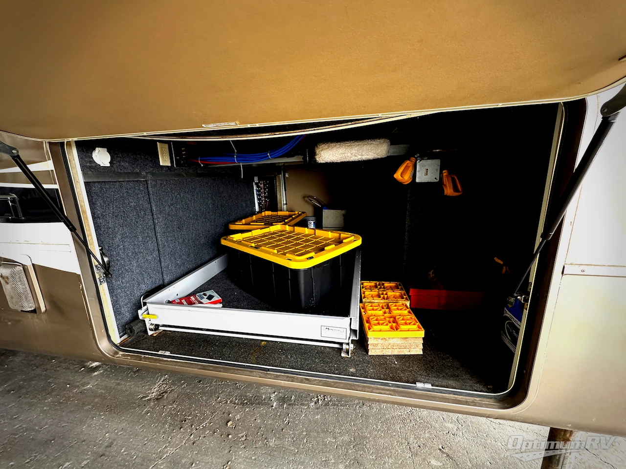 2015 DRV Luxury Suites Mobile Suites 41RSSB4 Photo 2