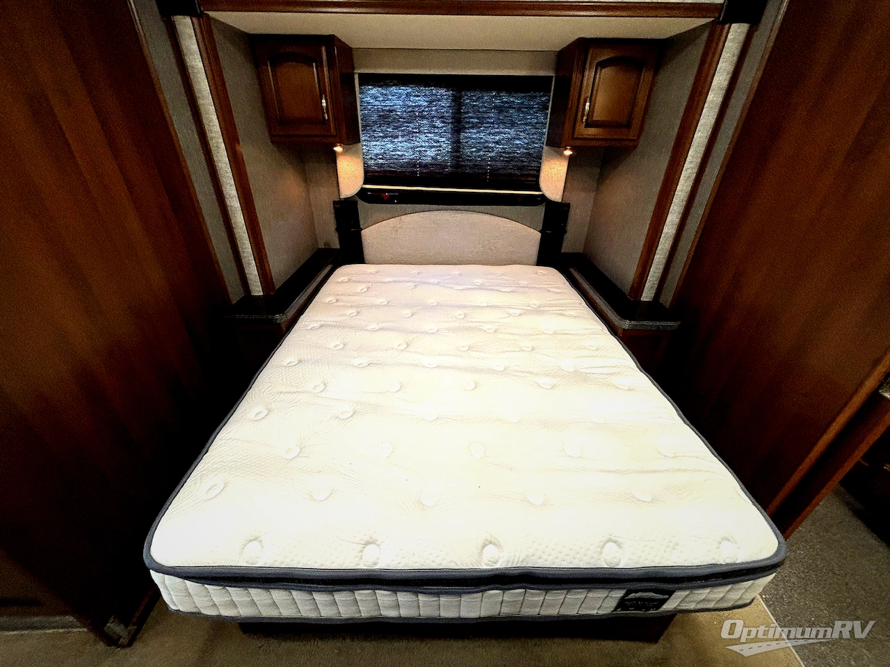 2014 Fleetwood Terra 34E Photo 16