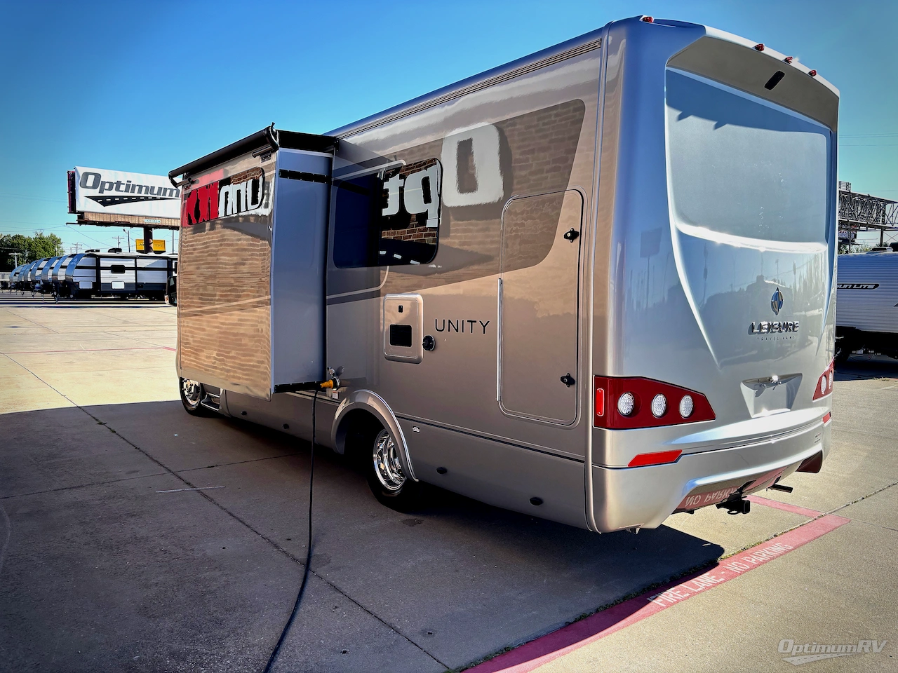 2024 Leisure Travel Unity U24MBL Photo 3