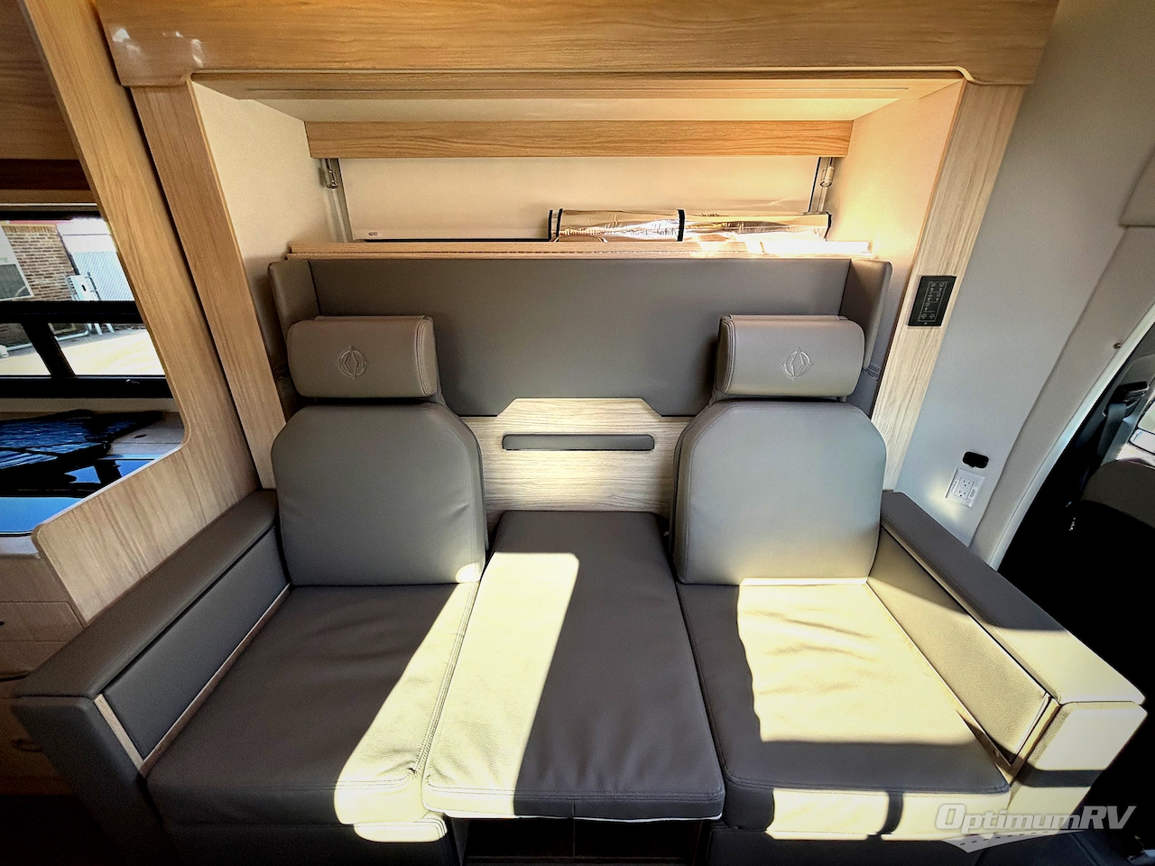 2024 Leisure Travel Unity U24MBL Photo 8