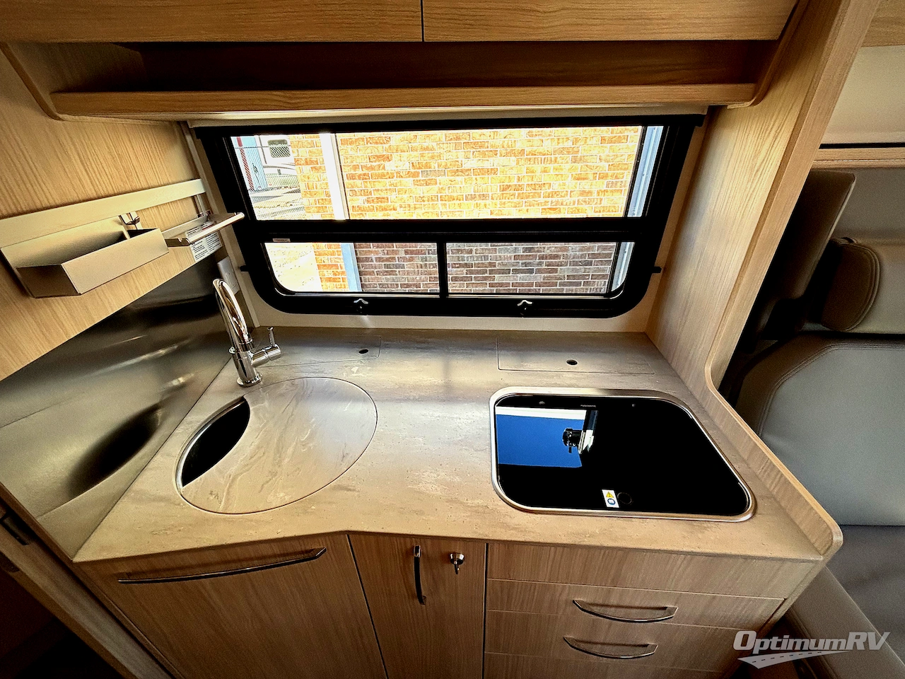 2024 Leisure Travel Unity U24MBL Photo 11