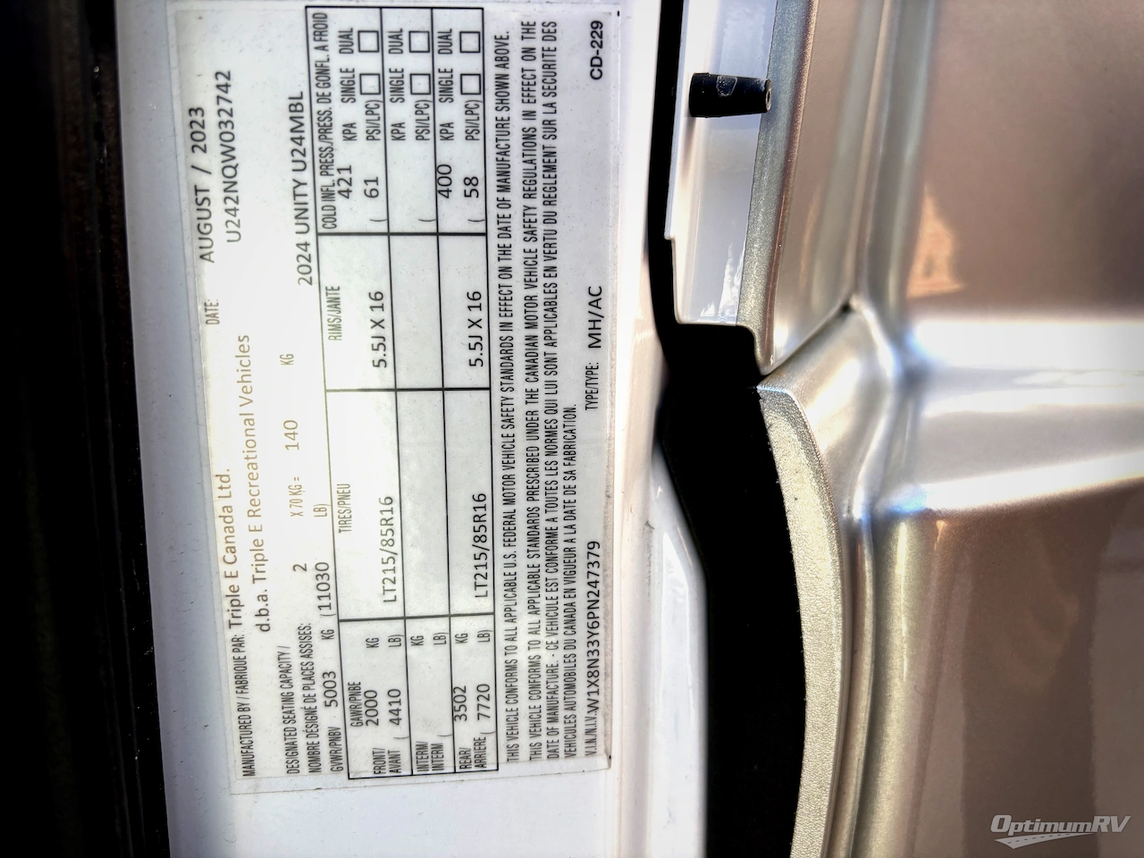 2024 Leisure Travel Unity U24MBL Photo 16