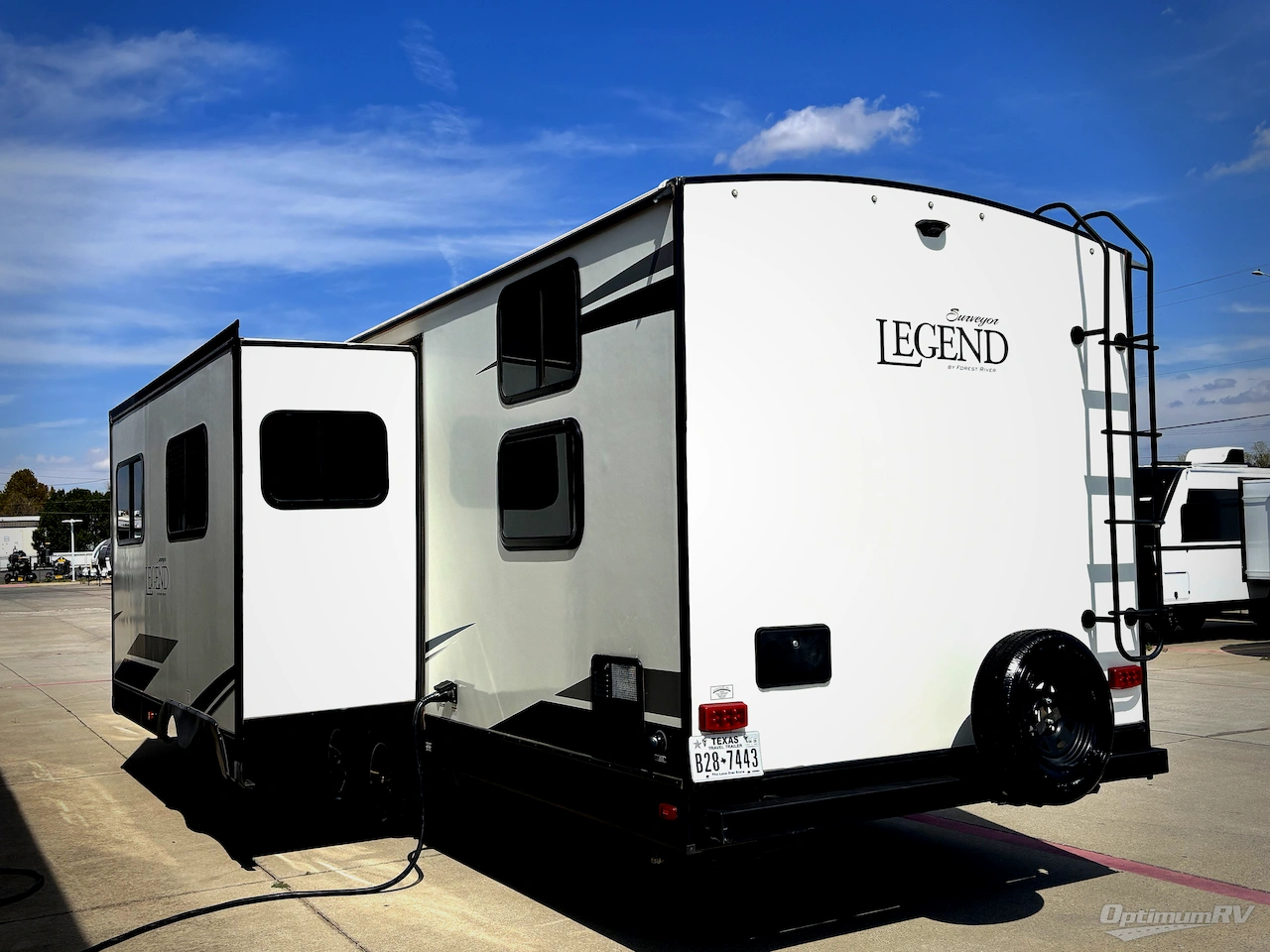 2020 Forest River Surveyor Legend 295QBLE Photo 3