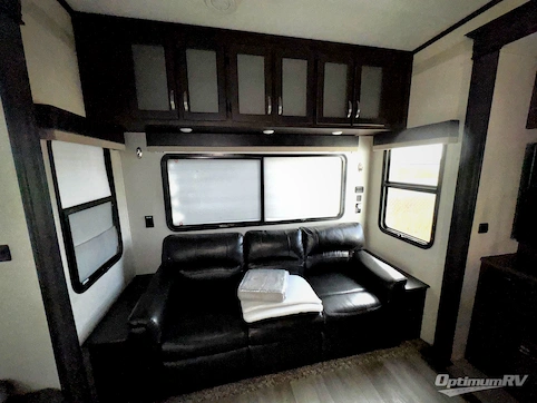 2022 Coachmen Brookstone 398MBL RV Photo 3