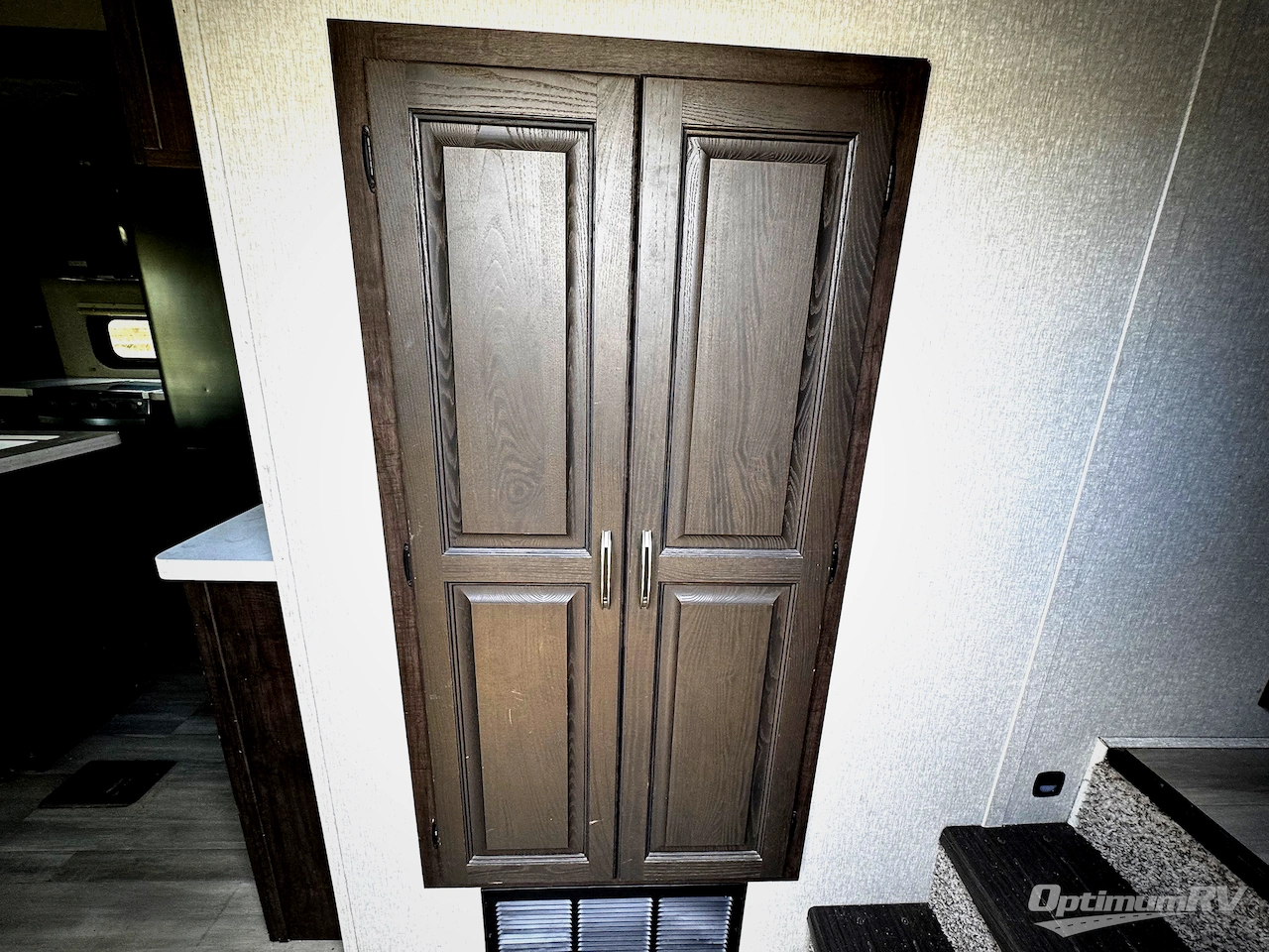 2022 Coachmen Brookstone 398MBL Photo 3