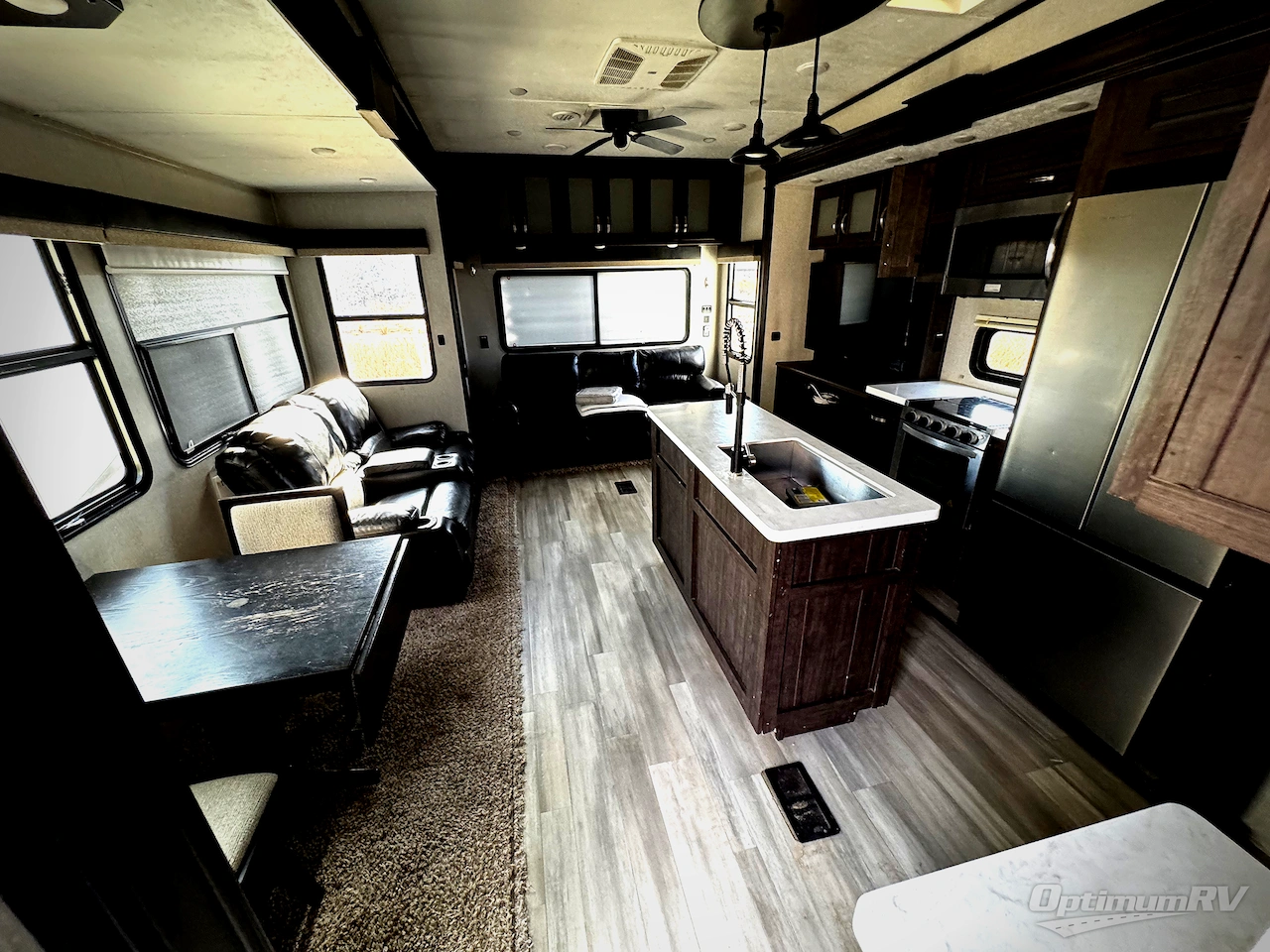 2022 Coachmen Brookstone 398MBL Photo 5