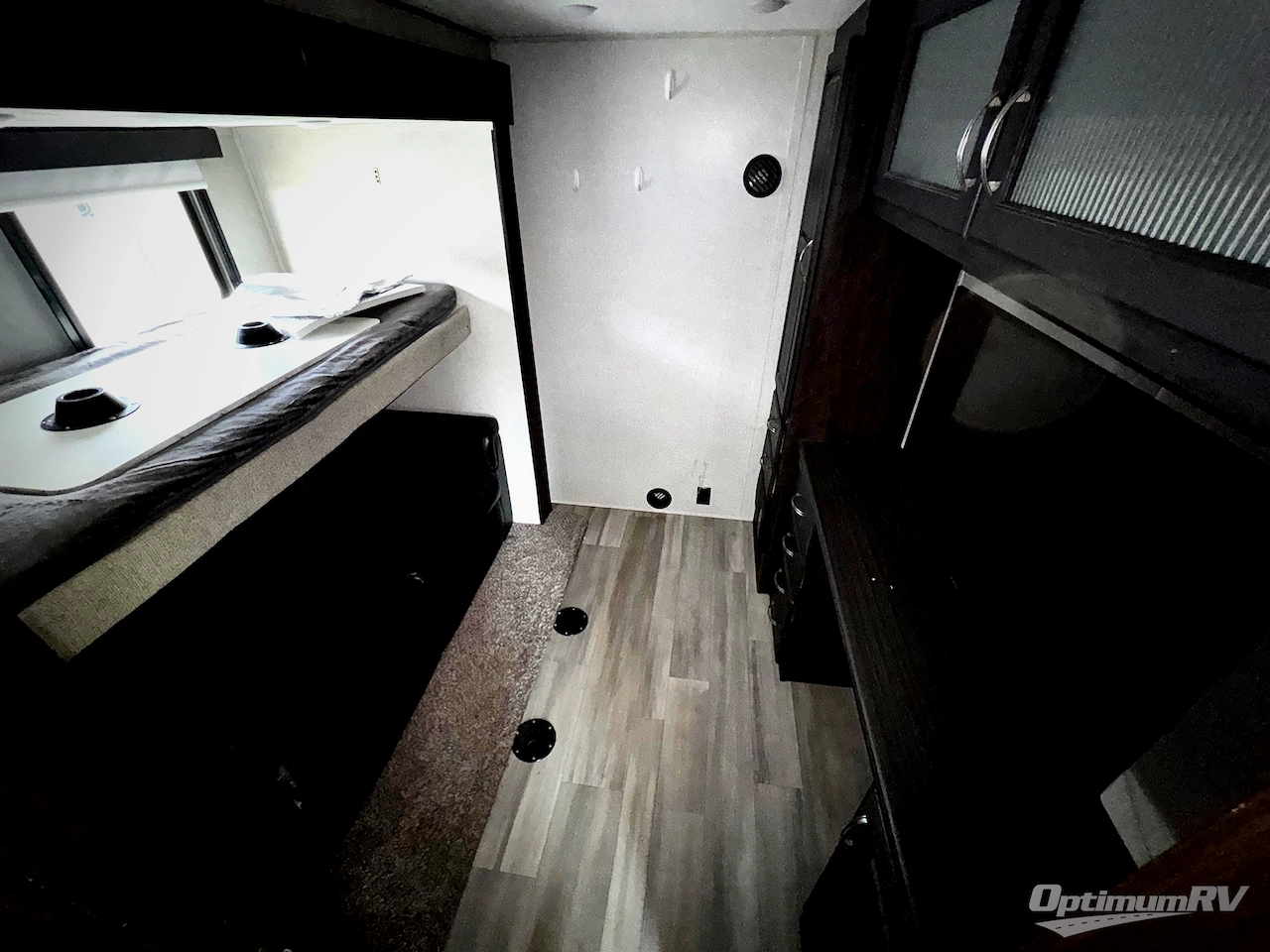 2022 Coachmen Brookstone 398MBL Photo 8
