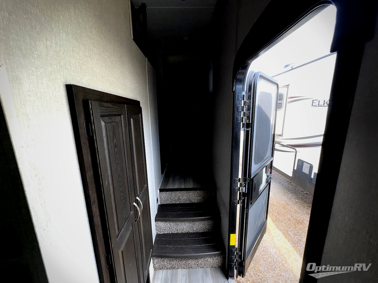 2022 Coachmen Brookstone 398MBL Photo 13