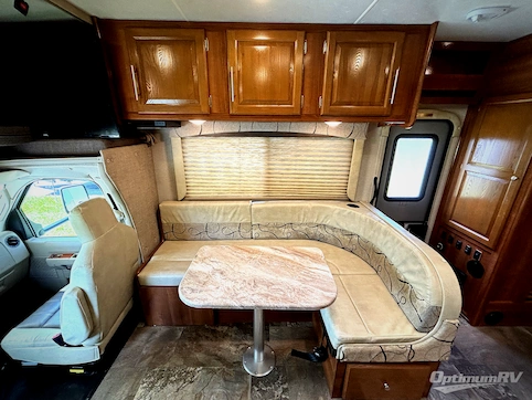 2018 Coachmen Leprechaun 260DS Chevy 4500 RV Photo 3
