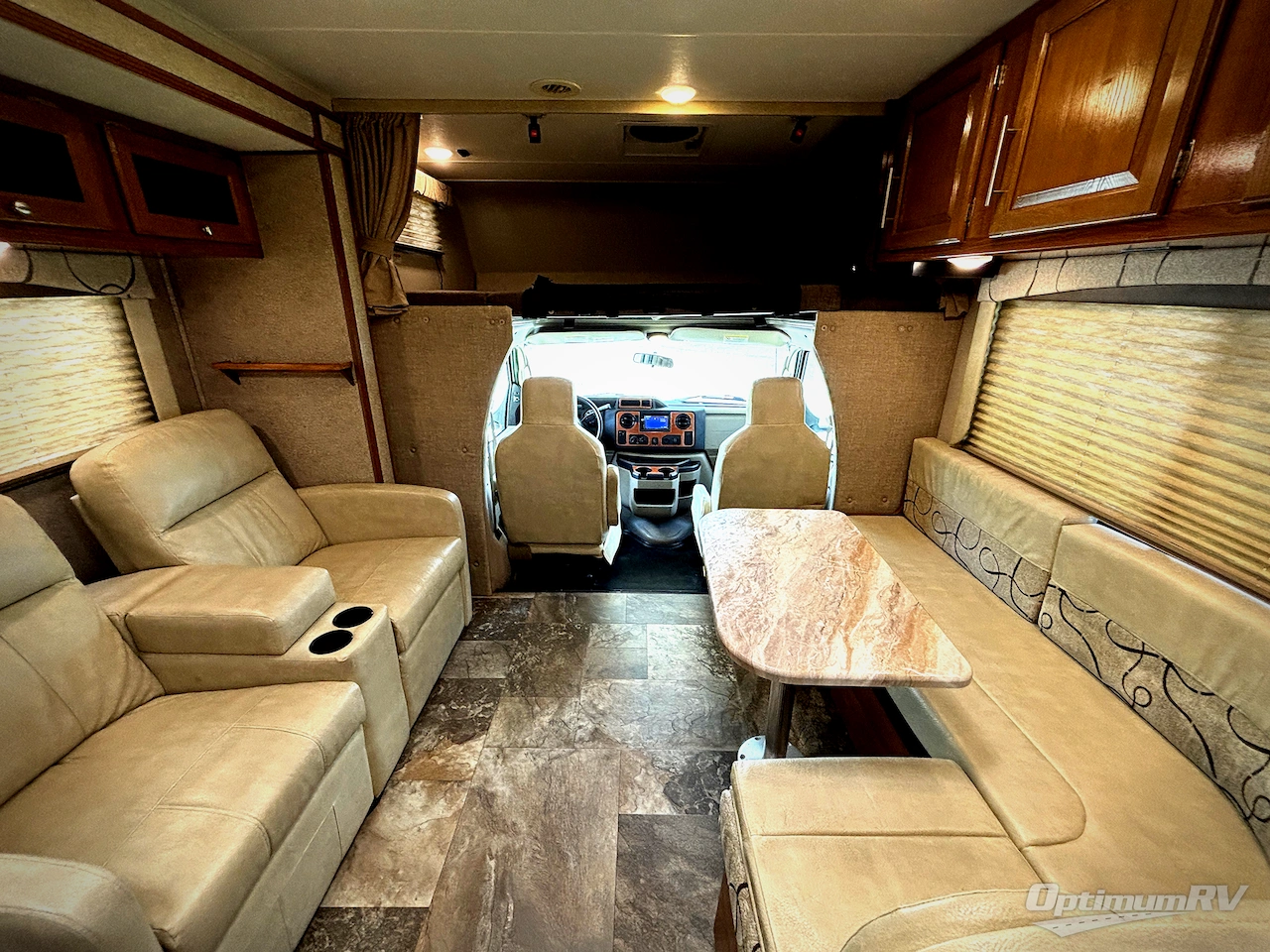 2018 Coachmen Leprechaun 260DS Chevy 4500 Photo 5