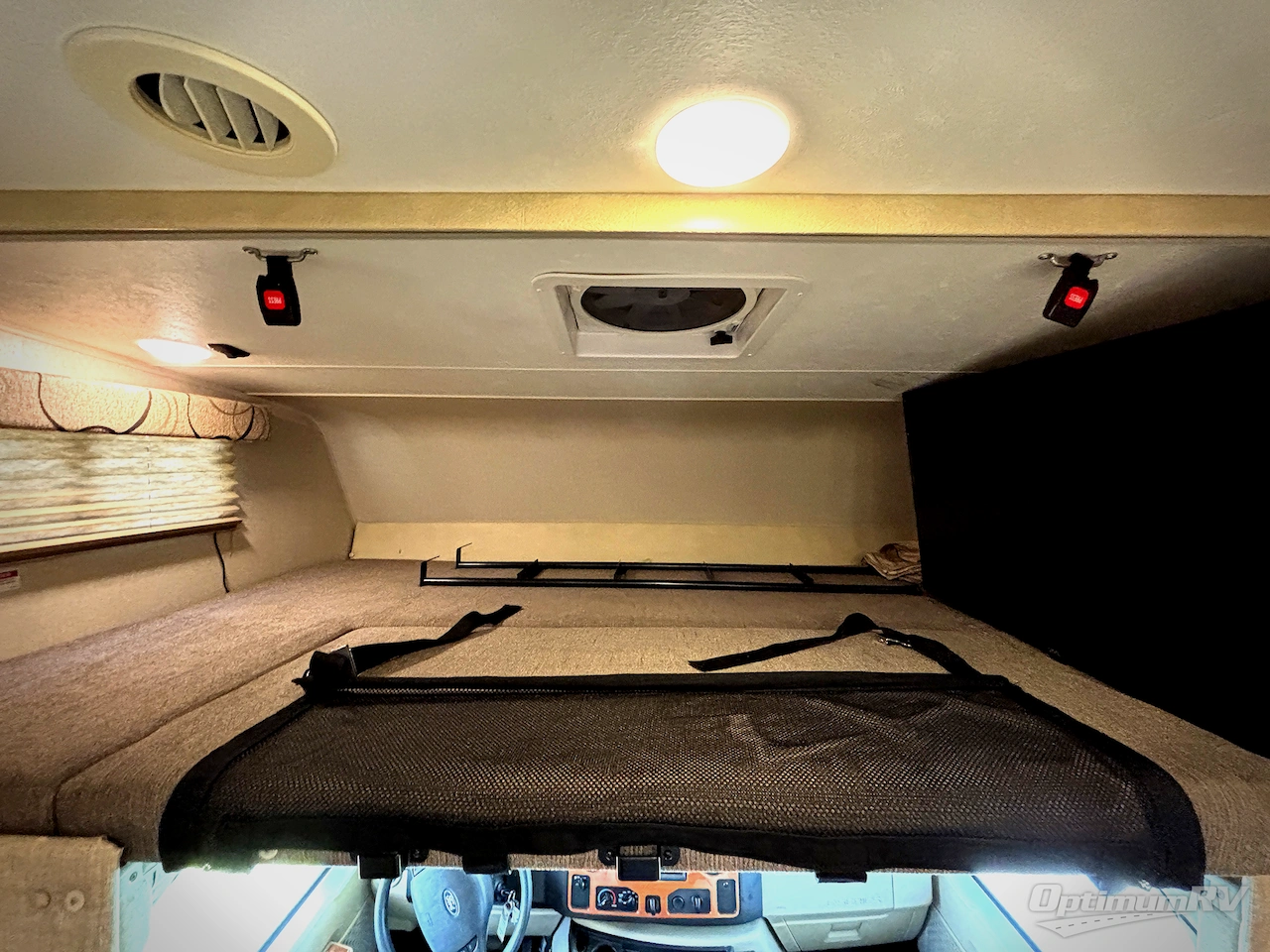 2018 Coachmen Leprechaun 260DS Chevy 4500 Photo 11