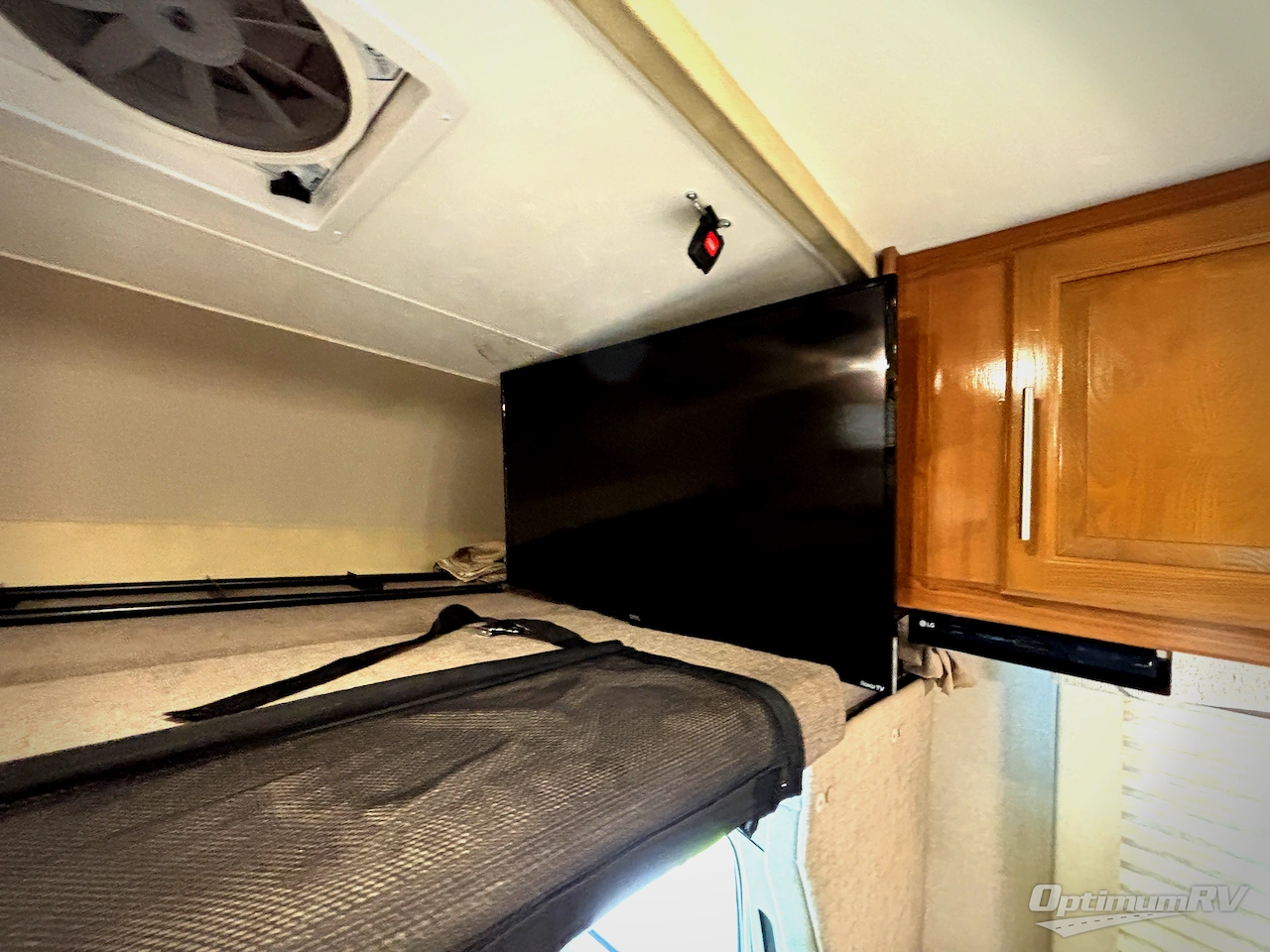 2018 Coachmen Leprechaun 260DS Chevy 4500 Photo 12