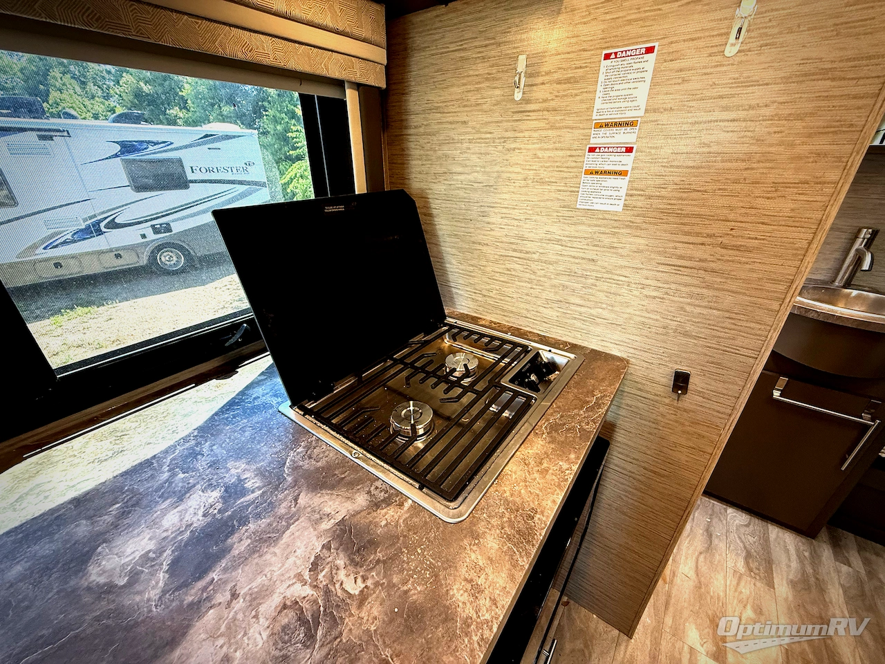 2022 Thor Axis 24.3 Photo 14