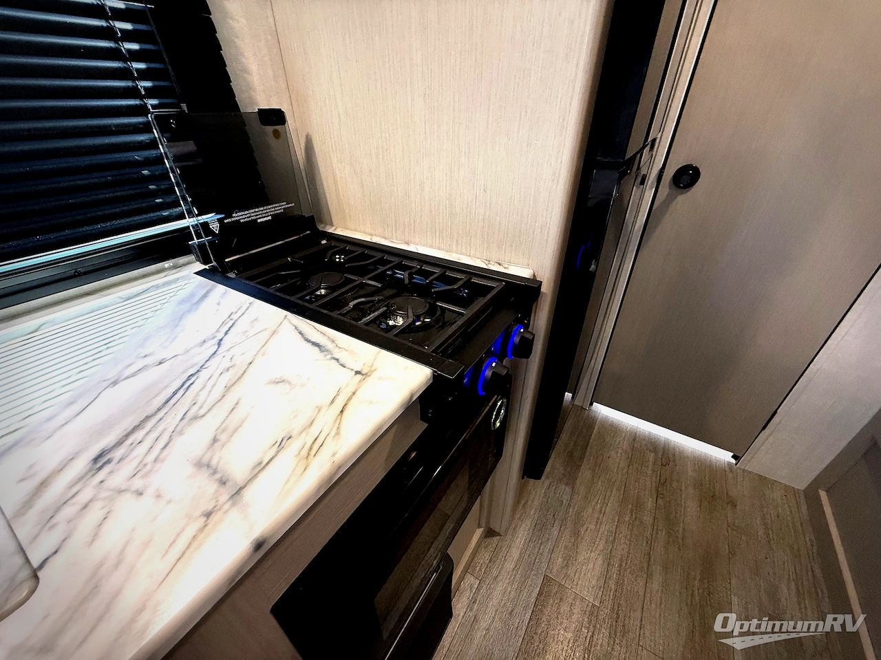 2025 Coachmen Apex Nano 185BH Photo 11
