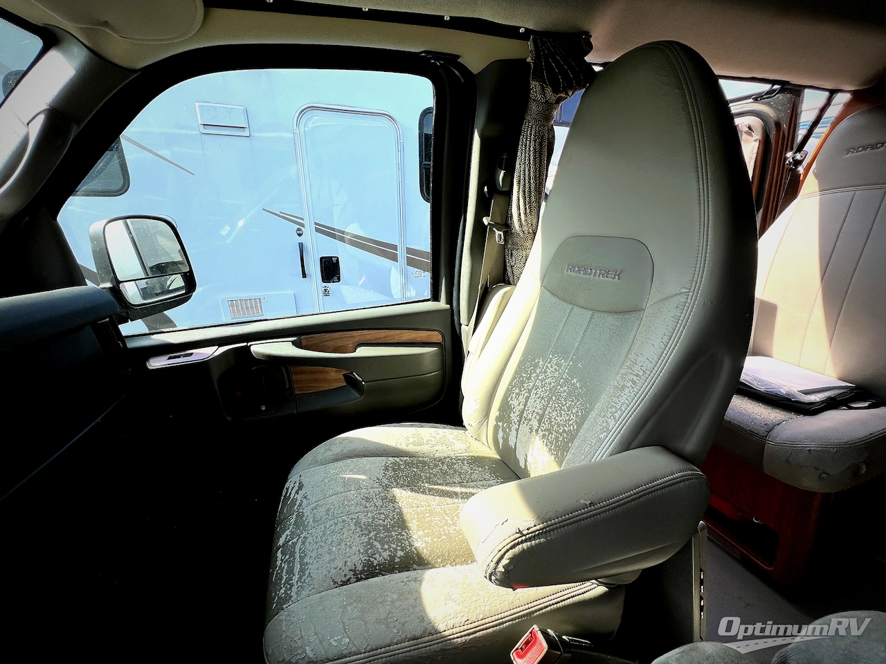 2016 Roadtrek Versatile 170 Photo 6