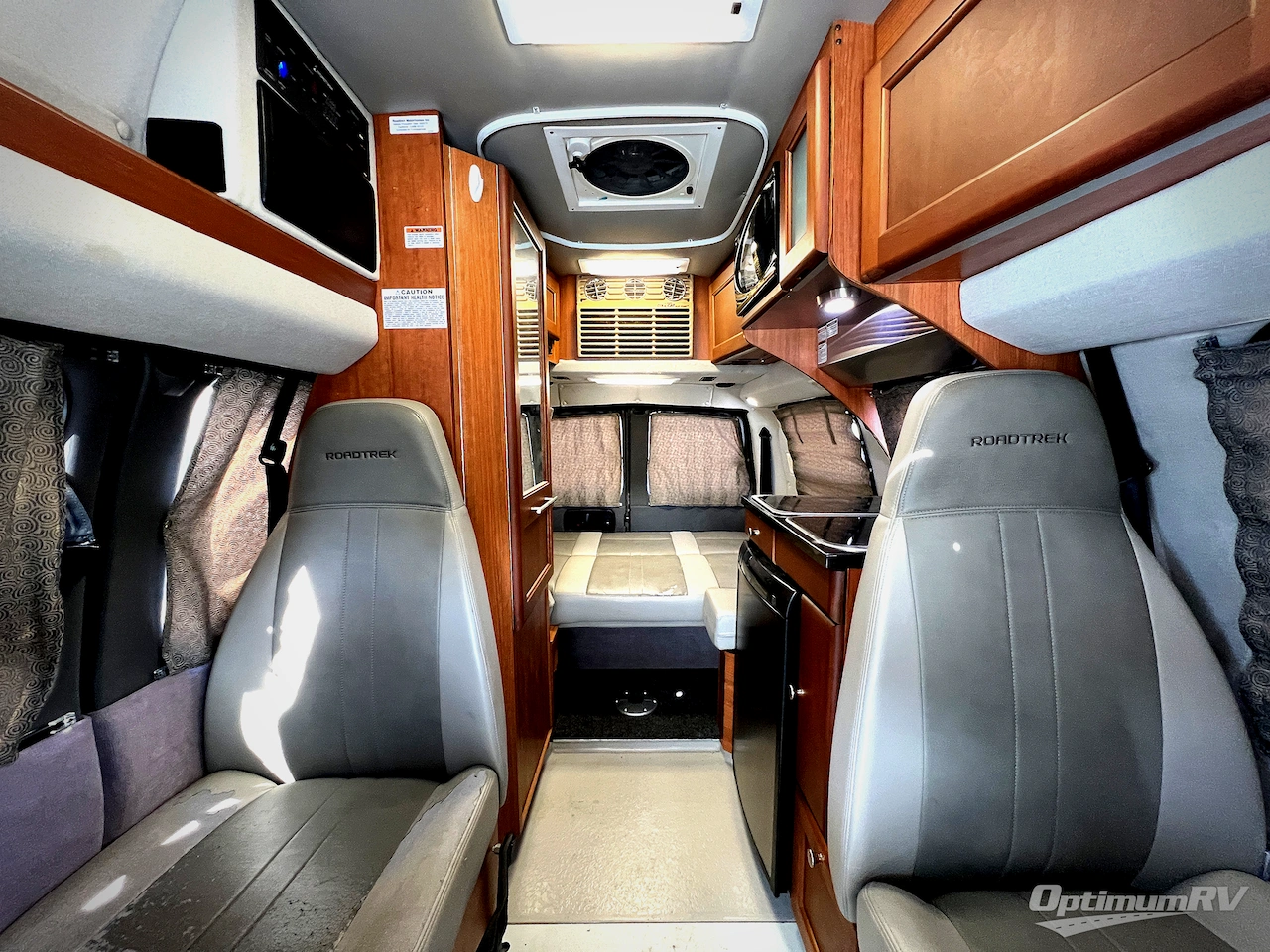 2016 Roadtrek Versatile 170 Photo 7