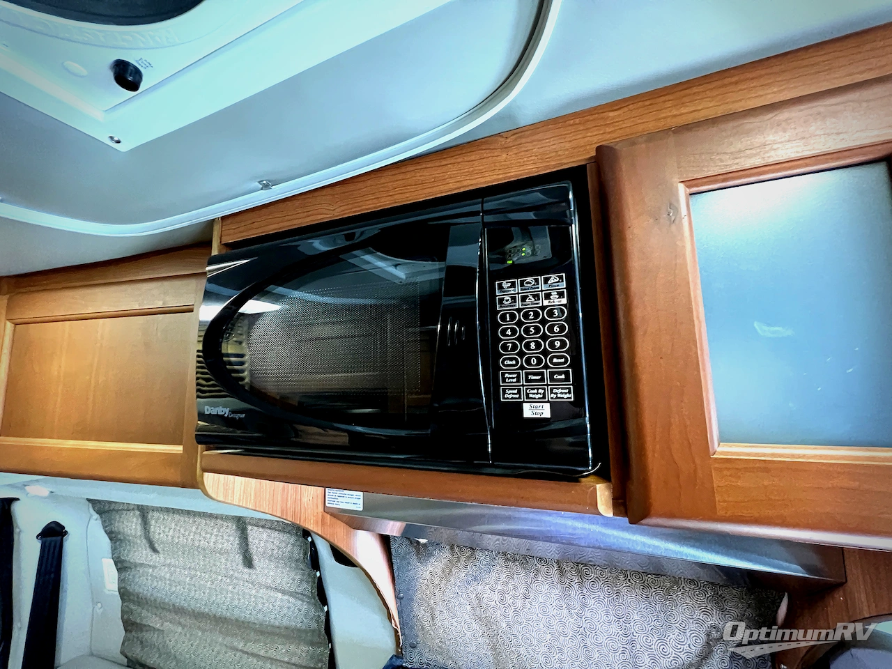 2016 Roadtrek Versatile 170 Photo 10